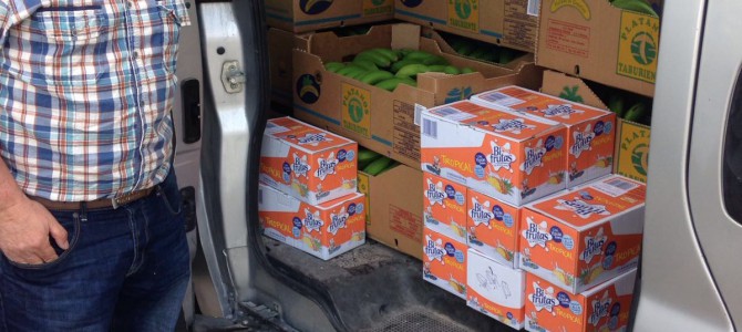 Voluntarios de Despensa Solidaria acudimos una y otra vez allá donde nos llaman para recoger las diferentes donaciones que nos ofrecen Voluntarios de Despensa Solidaria acudimos una y otra vez allá donde nos llaman para recoger las diferentes donaciones que nos ofrecen