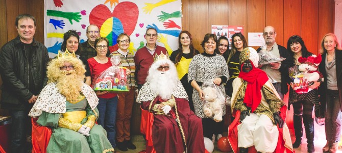 SS MM los Reyes Magos visitaron Despensa Solidaria