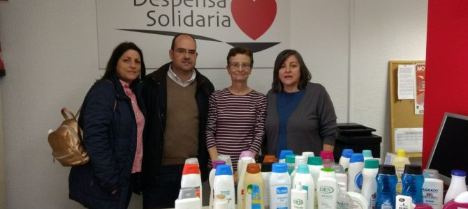 Alumnos del Colegio Calasancio visitan Despensa Solidaria